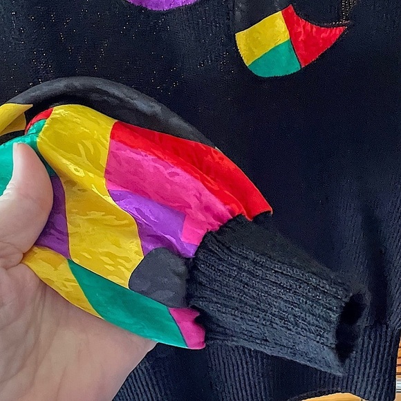 VINTAGE Gianna Black Knit Sweater with Bright Silky Print Sleeves & Applique 10 - Picture 5 of 8